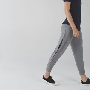 Lululemon Superb Pant Size 6 (Side Slit - super rare!)